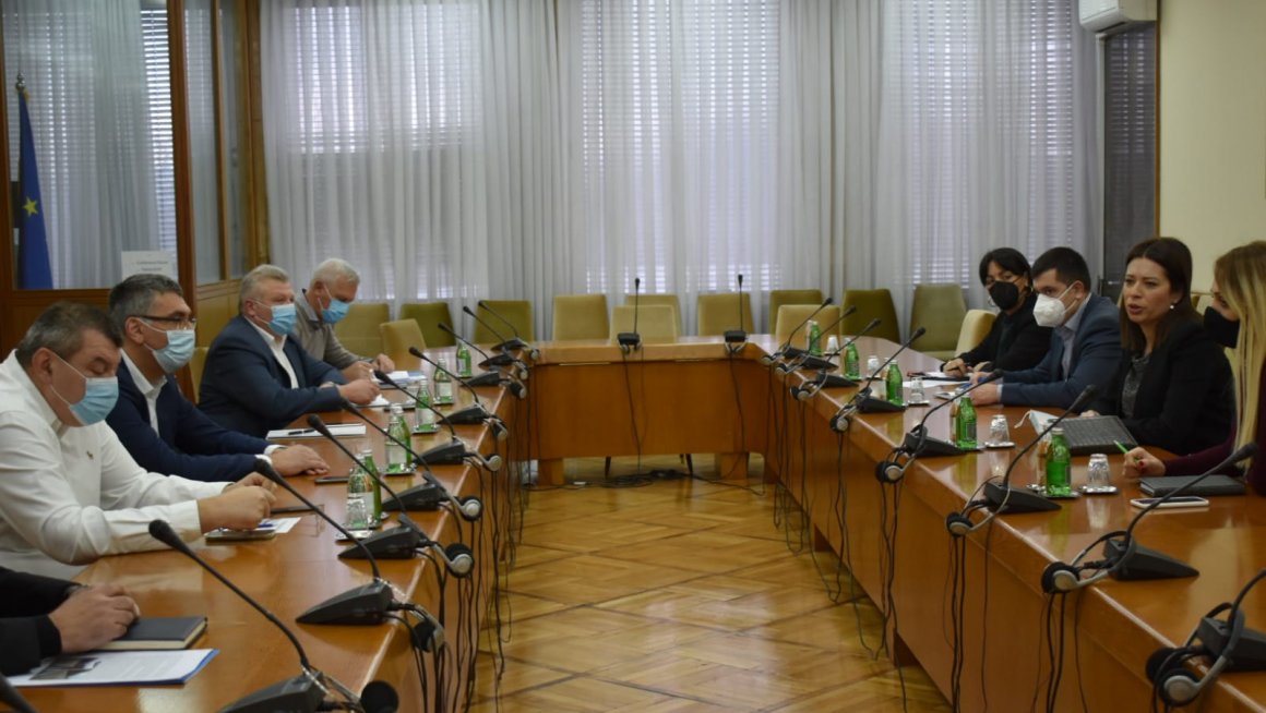 На састанку у Министарству заштите животне средине договорено хитно чишћење Потпећког језера