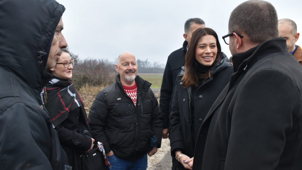Вујовић у Богатићу: На месту депоније биће зелена површина, радићемо још брже за квалитетнији живот грађана
